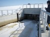 平成22年2月27日に発生したチリ中部沿岸の地震に伴う新釧路川における樋門周辺の津波の河川遡上時の写真